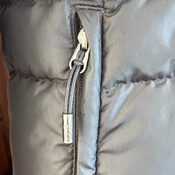 Lolë Women's Black Down Puffer Jacket - Picture 14 of 16